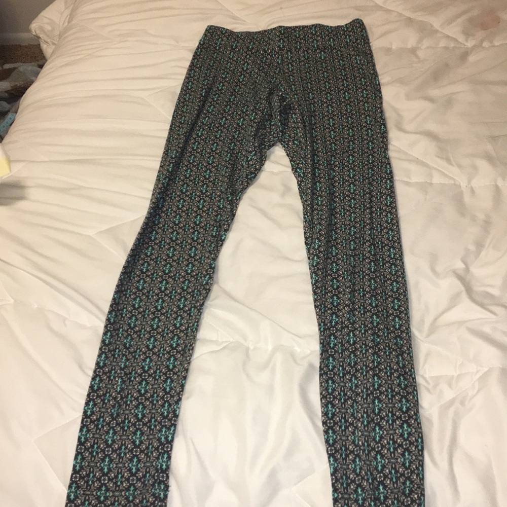 Super cute detailed leggings!